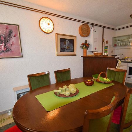 Apartment Petrlin Malinska Exterior photo