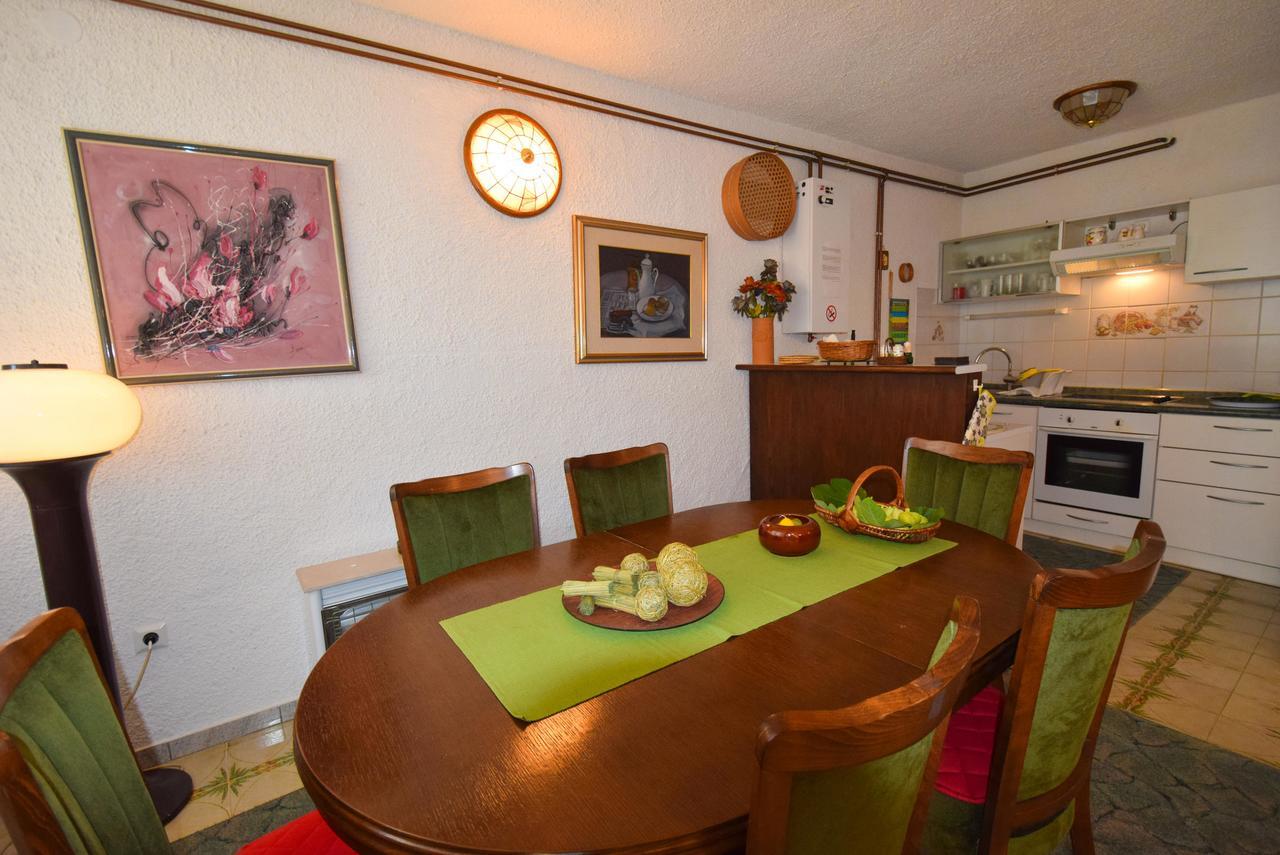 Apartment Petrlin Malinska Exterior photo